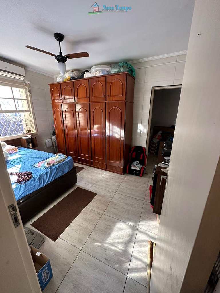 Casa em São Vicente, no bairro Parque Bitaru
