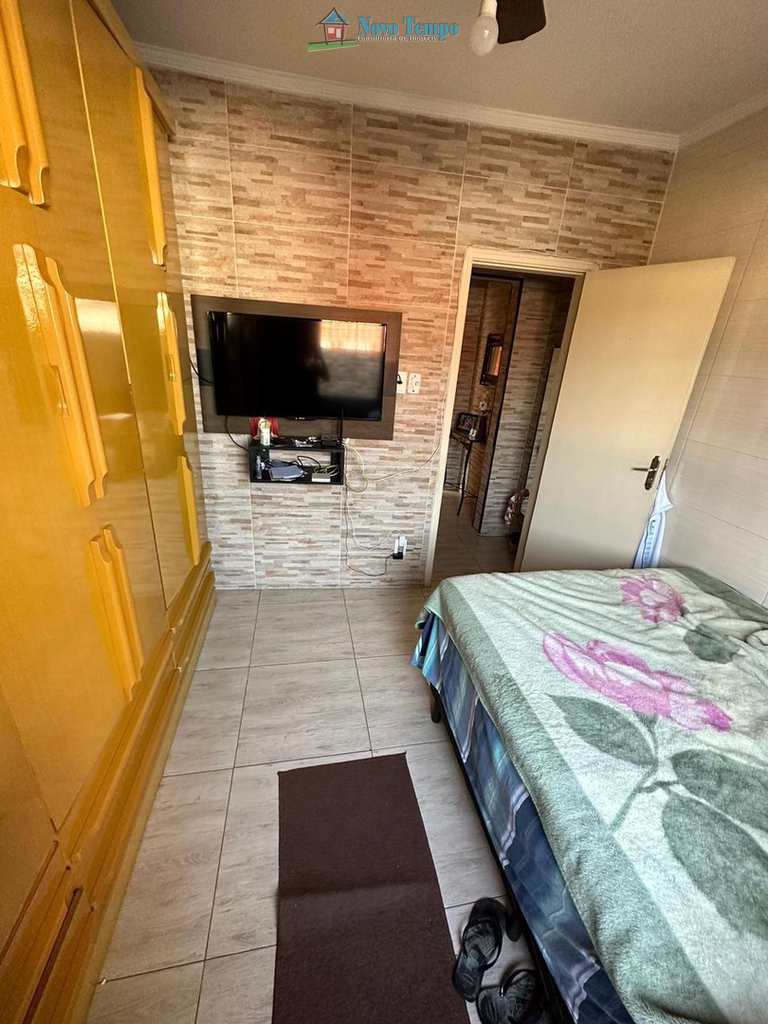 Casa em São Vicente, no bairro Parque Bitaru