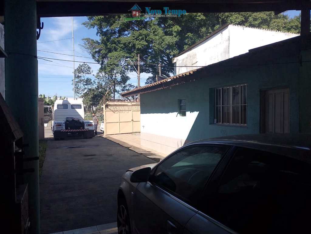 Casa em Santos, no bairro Piratininga