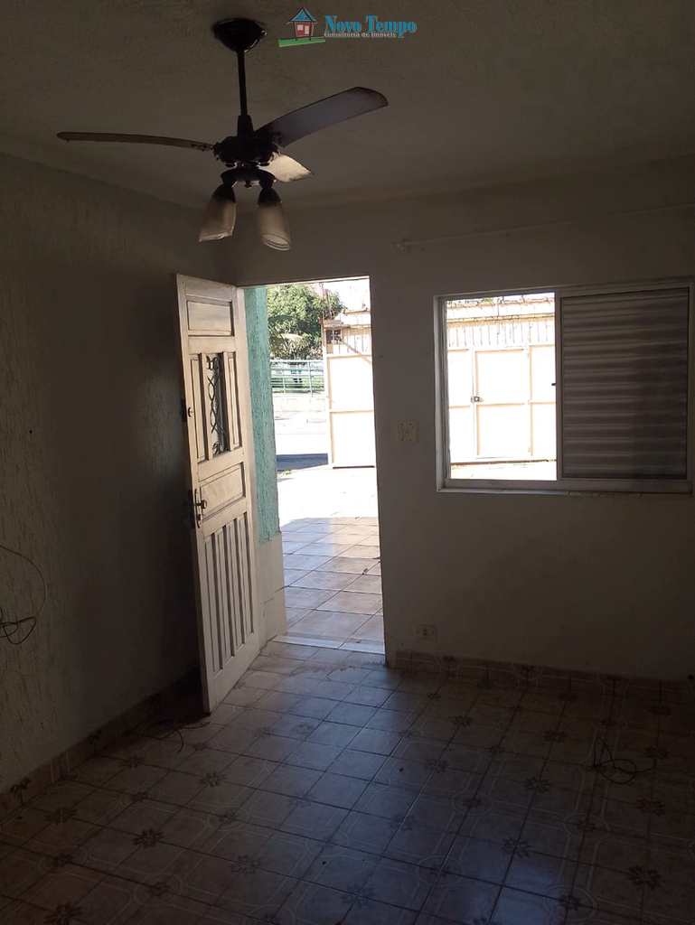 Casa em Santos, no bairro Piratininga