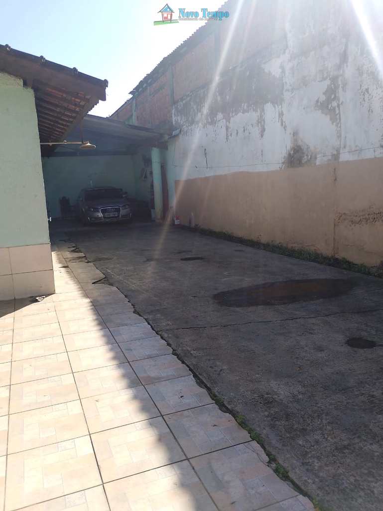 Casa em Santos, no bairro Piratininga