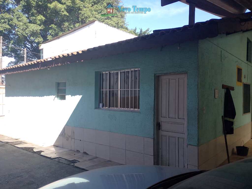 Casa em Santos, no bairro Piratininga