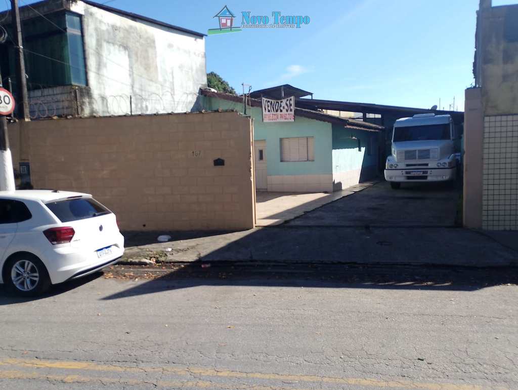 Casa em Santos, no bairro Piratininga