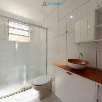 Apartamento em São Vicente, bairro Vila Valença
