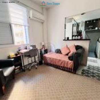 Apartamento em São Vicente, bairro Centro