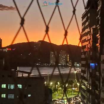 Apartamento em São Vicente, bairro Itararé
