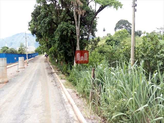 Terreno em Queimados, no bairro Queimados