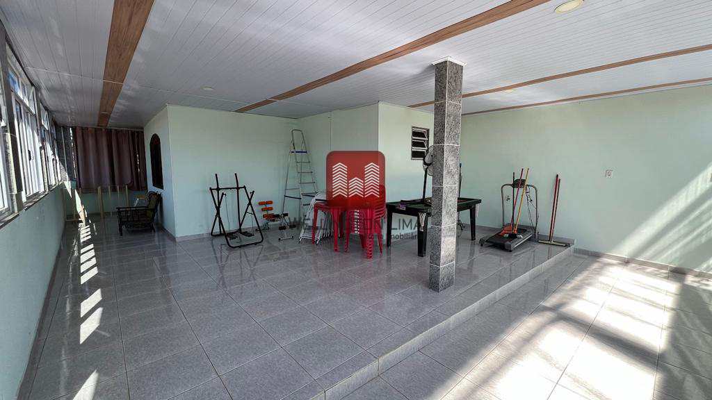 Casa em Nova Iguaçu, no bairro Austin