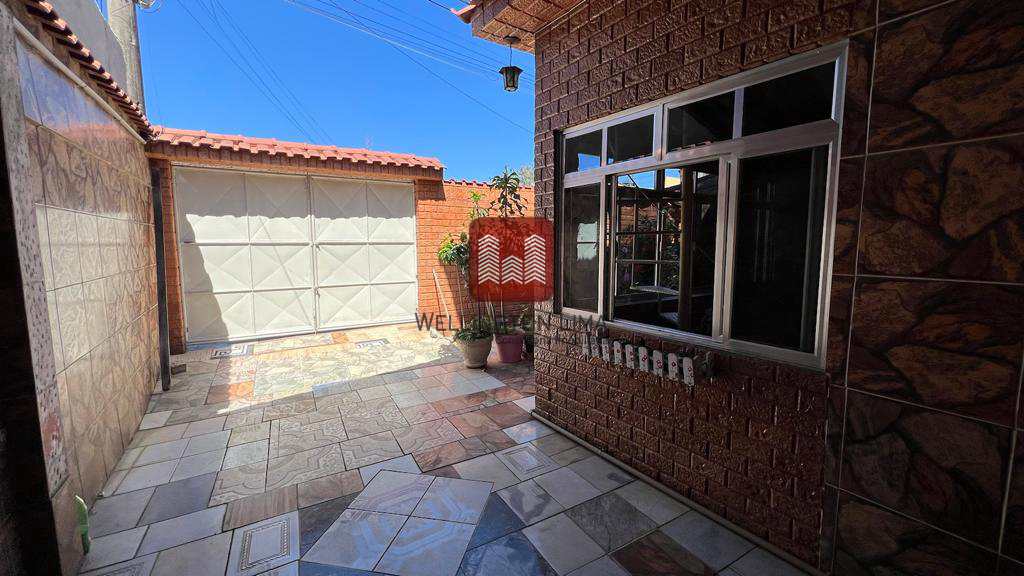 Casa em Nova Iguaçu, no bairro Austin
