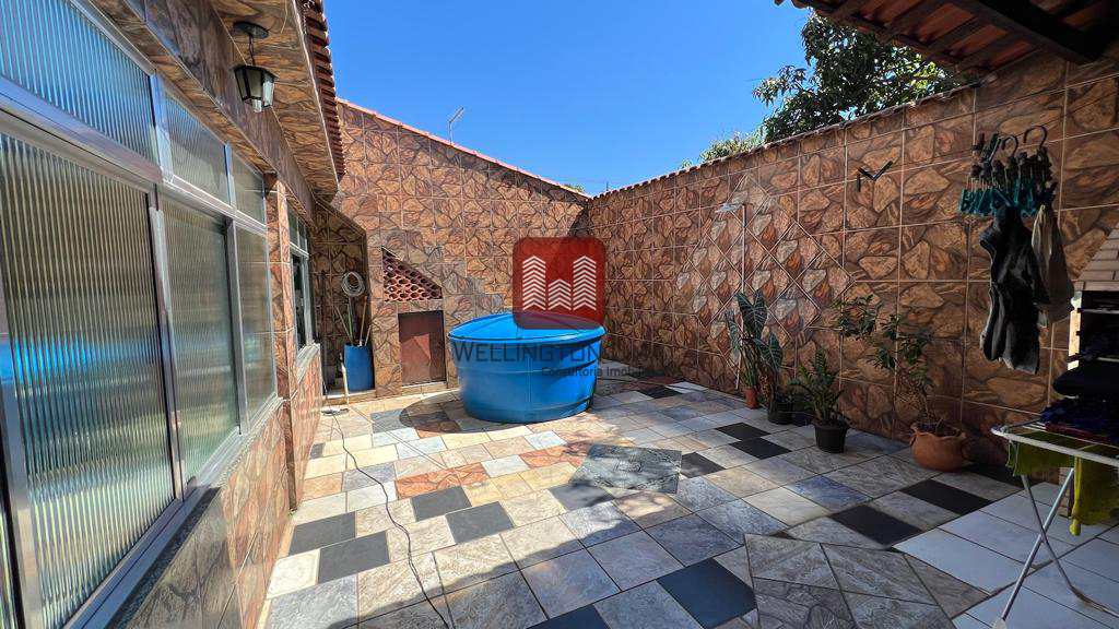 Casa em Nova Iguaçu, no bairro Austin