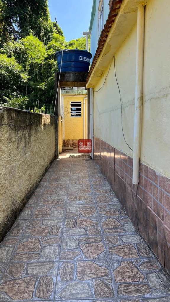 Casa em Queimados, no bairro Vila das Porteiras