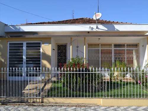 Casa, código 1251 em Amparo, bairro Centro