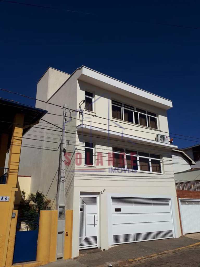 Casa em Amparo, no bairro Centro