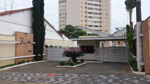 Apartamento, código 2204 em Amparo, bairro Centro