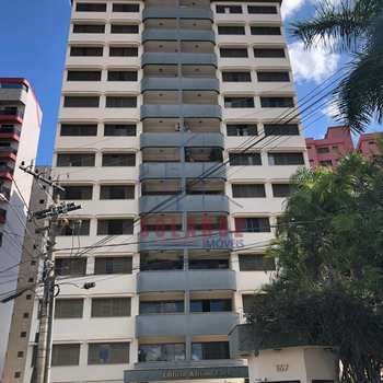 Apartamento em Amparo, bairro Centro