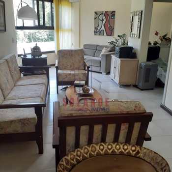 Apartamento em Amparo, bairro Centro