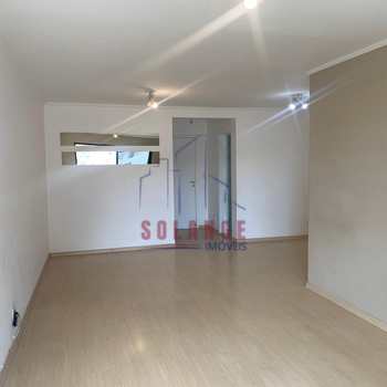 Apartamento em Amparo, bairro Centro