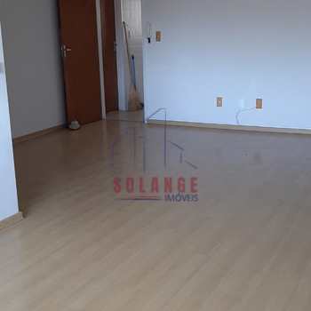 Apartamento em Amparo, bairro Centro