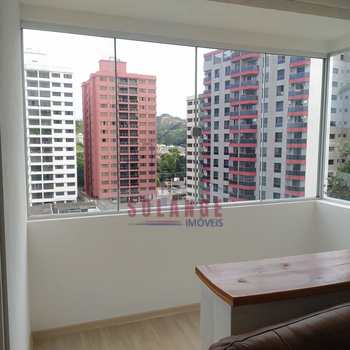 Apartamento em Amparo, bairro Centro