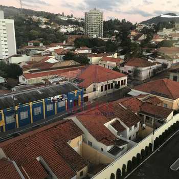 Apartamento em Amparo, bairro Centro