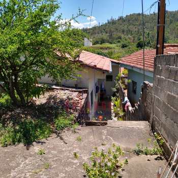 Casa em Amparo, bairro Jardim das Aves