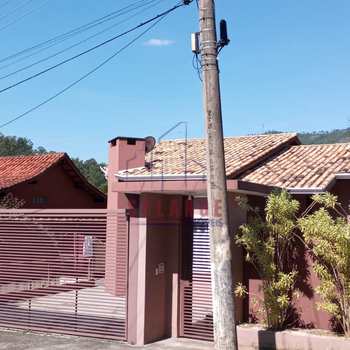 Casa em Monte Alegre do Sul, bairro Centro