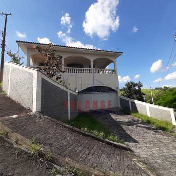Casa em Amparo, bairro Jardim Novo Amparo