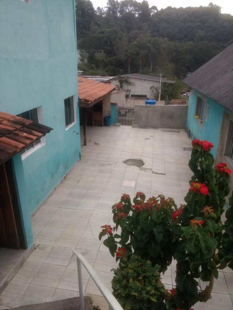 Sobrado em Itapecerica da Serra, no bairro Engenho
