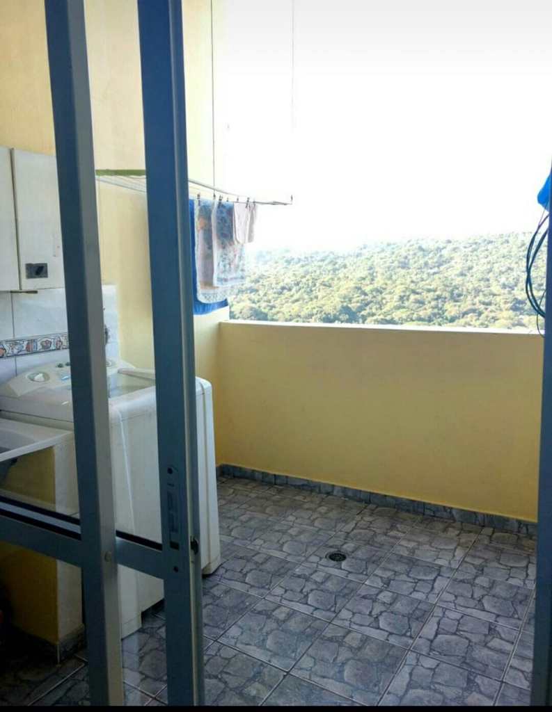 Sobrado em Itapecerica da Serra, no bairro Jardim São Pedro