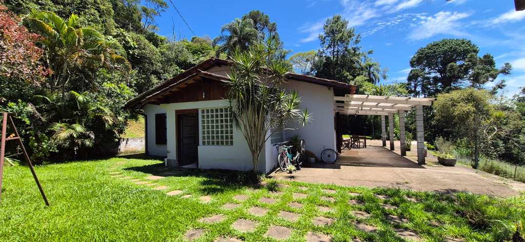 Chácara em Itapecerica da Serra, no bairro da Lagoa
