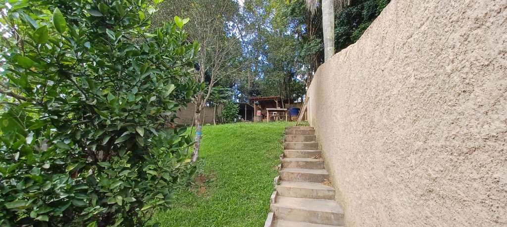 Casa em Itapecerica da Serra, no bairro Itaquaciara