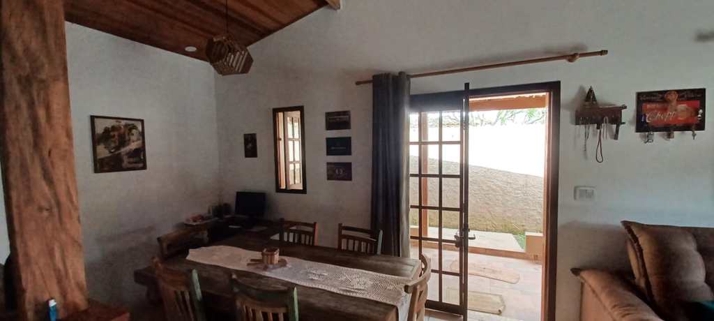Casa em Itapecerica da Serra, no bairro Itaquaciara