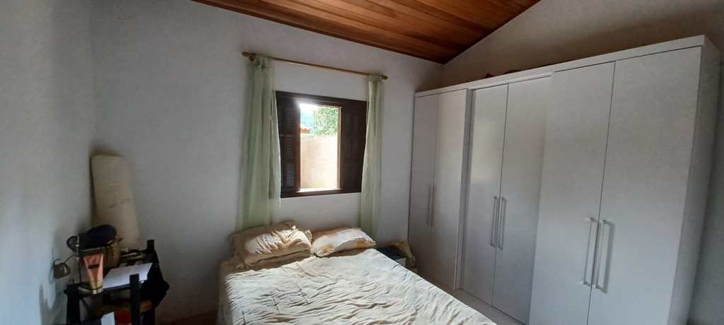 Casa em Itapecerica da Serra, no bairro Itaquaciara