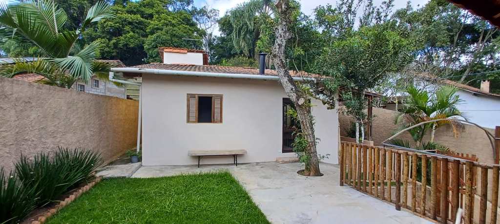 Casa em Itapecerica da Serra, no bairro Itaquaciara