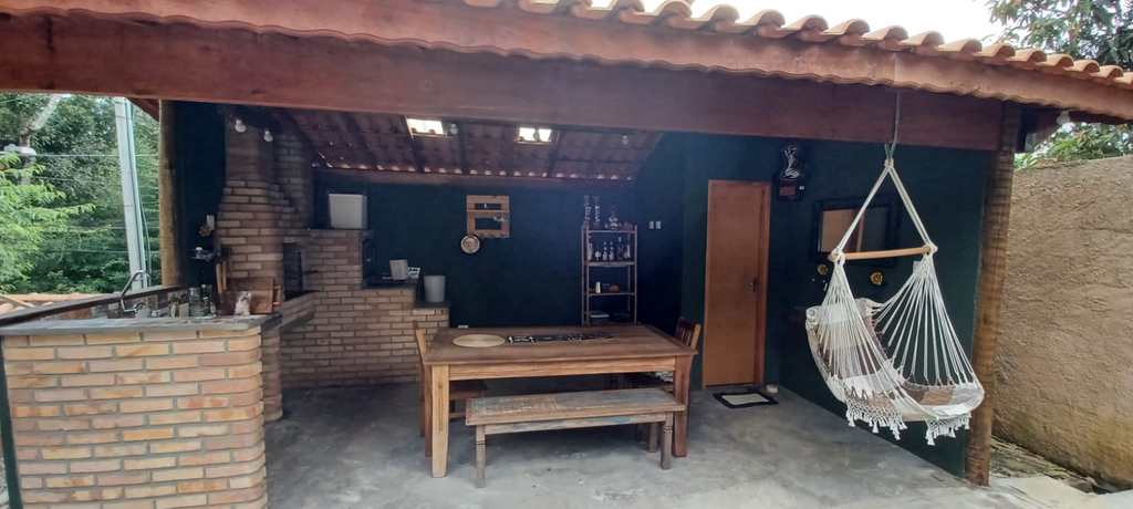 Casa em Itapecerica da Serra, no bairro Itaquaciara