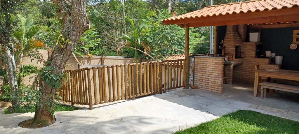 Casa em Itapecerica da Serra, no bairro Itaquaciara