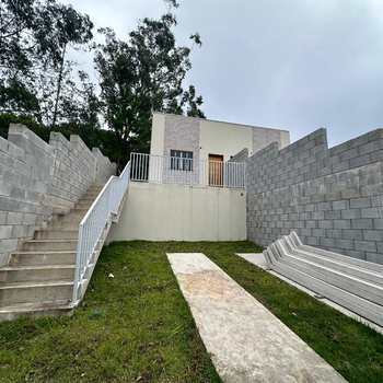 Casa em Embu-Guaçu, bairro Centro
