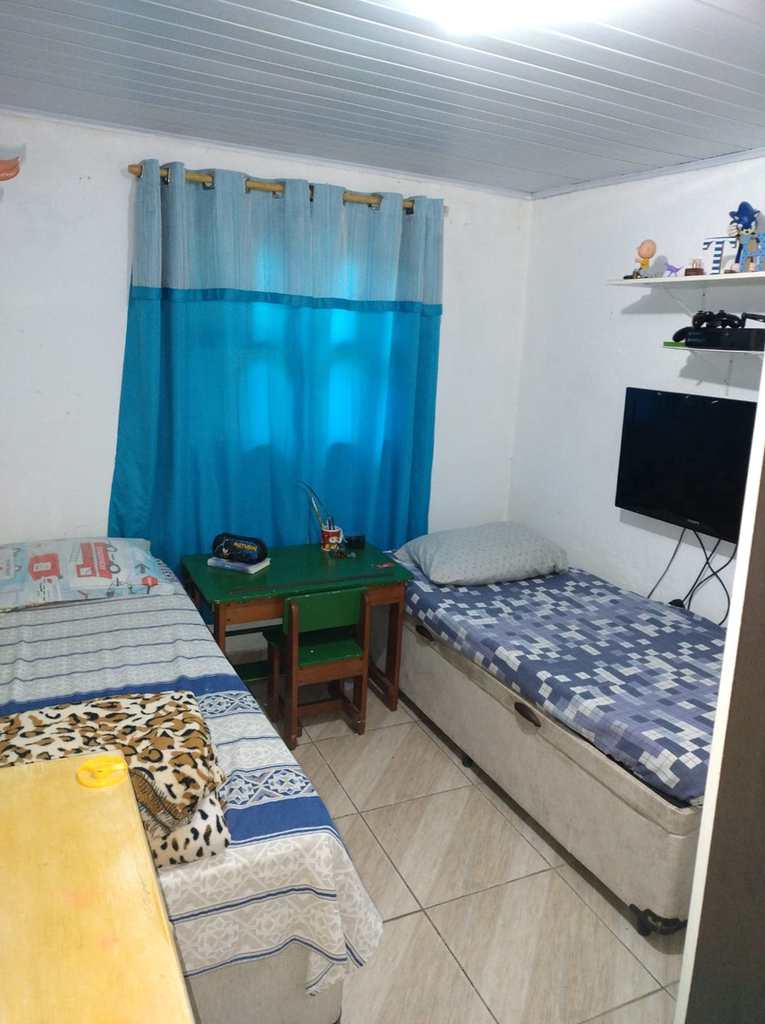 Casa em Itapecerica da Serra, no bairro Itaquaciara