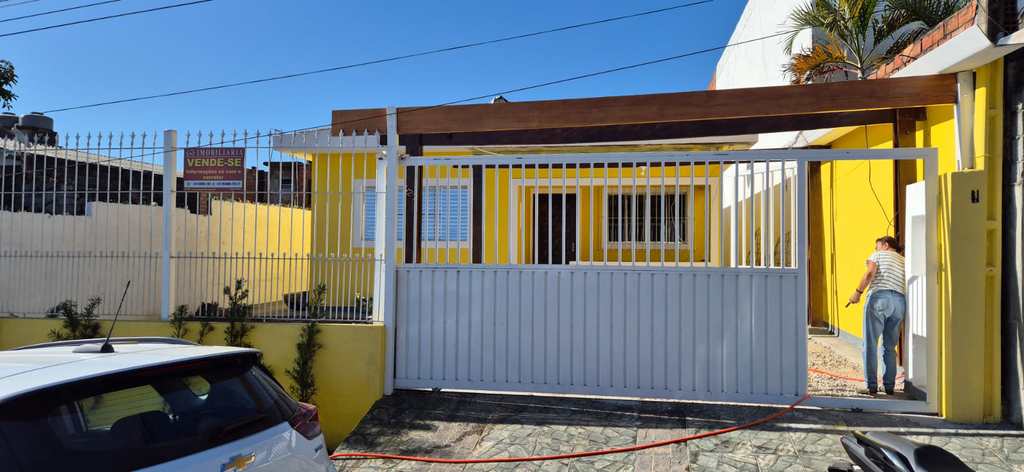 Casa em Itapecerica da Serra, no bairro Parque Paraíso