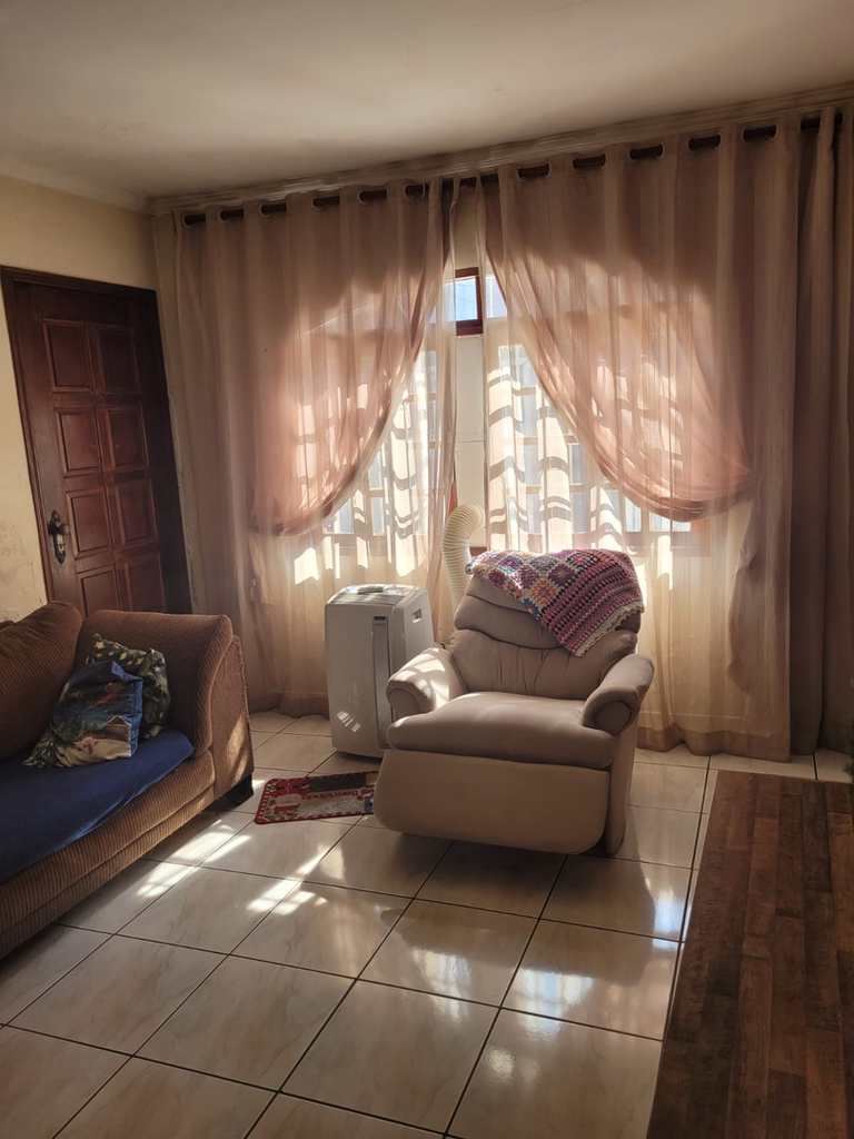 Casa em Itapecerica da Serra, no bairro Vila Santa Maria