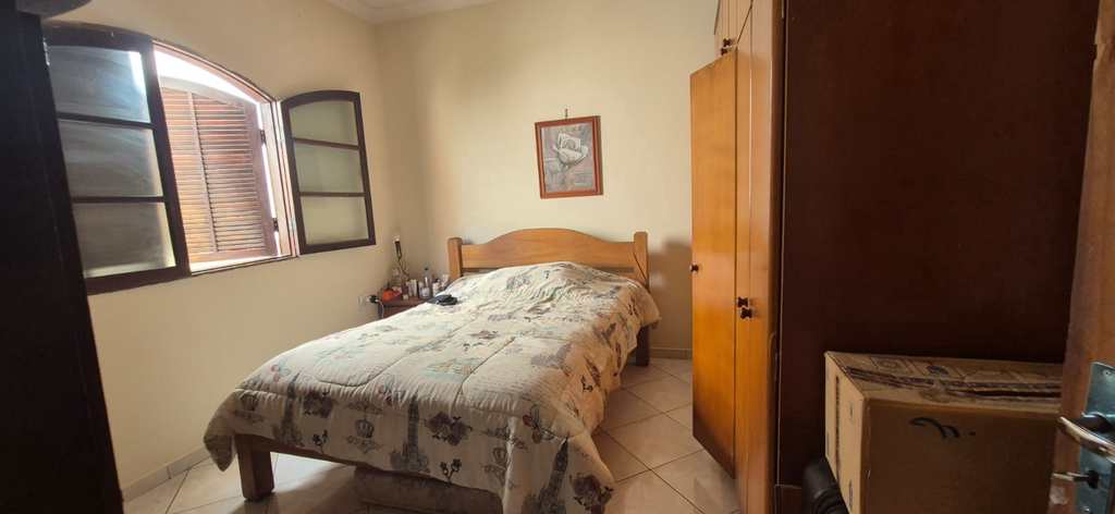 Sobrado em Embu das Artes, no bairro Jardim Pinheirinho