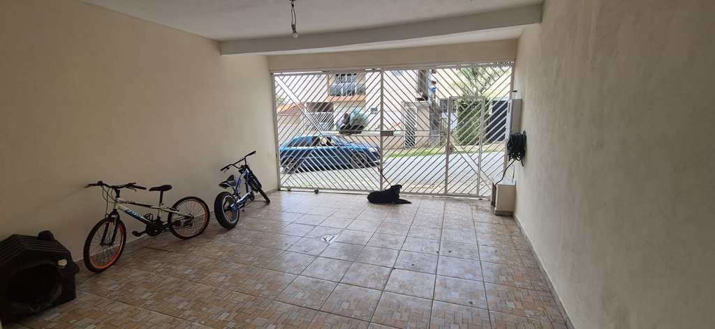 Sobrado em Embu das Artes, no bairro Jardim Pinheirinho