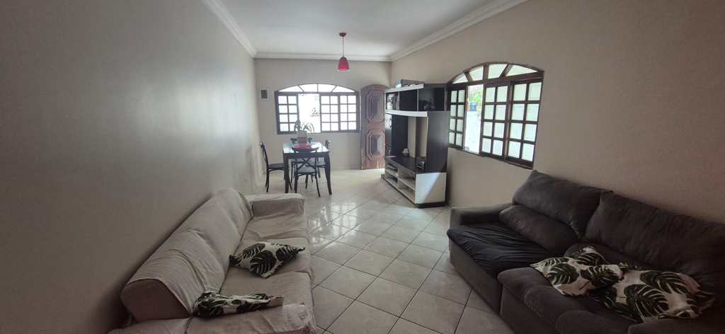 Sobrado em Embu das Artes, no bairro Jardim Pinheirinho
