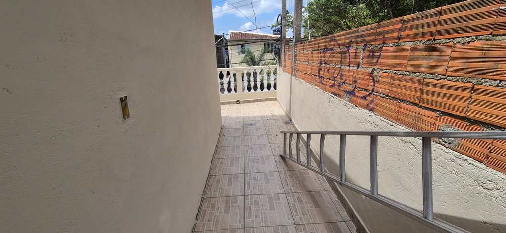 Sobrado em Embu das Artes, no bairro Jardim Pinheirinho