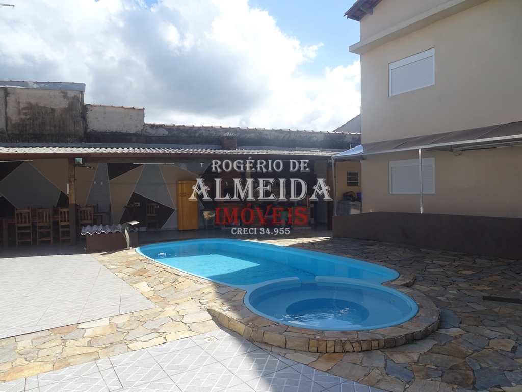 Casa em Itanhaém, no bairro Jardim das Palmeiras