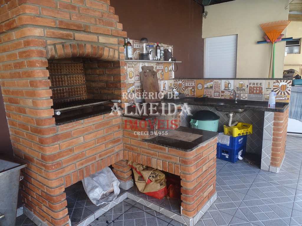 Casa em Itanhaém, no bairro Jardim das Palmeiras
