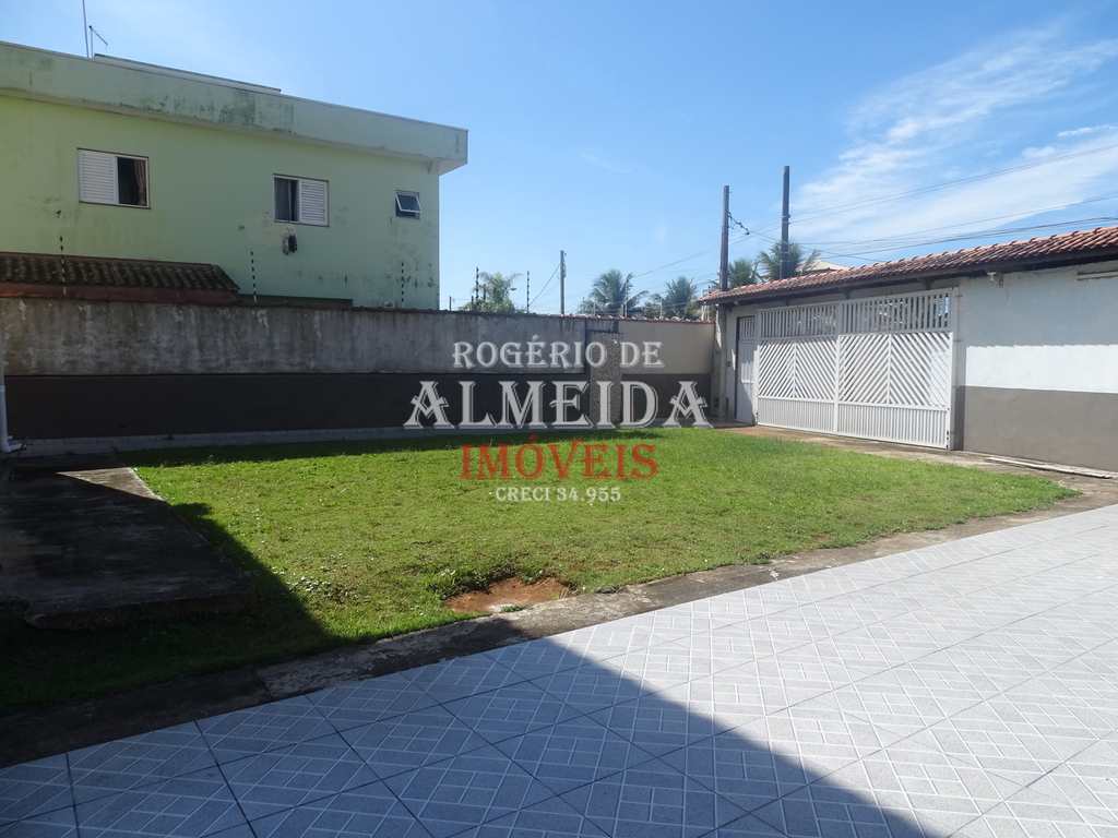 Casa em Itanhaém, no bairro Jardim das Palmeiras