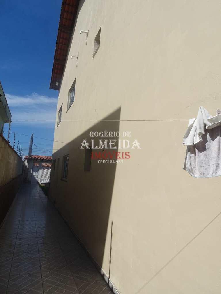 Casa em Itanhaém, no bairro Jardim das Palmeiras