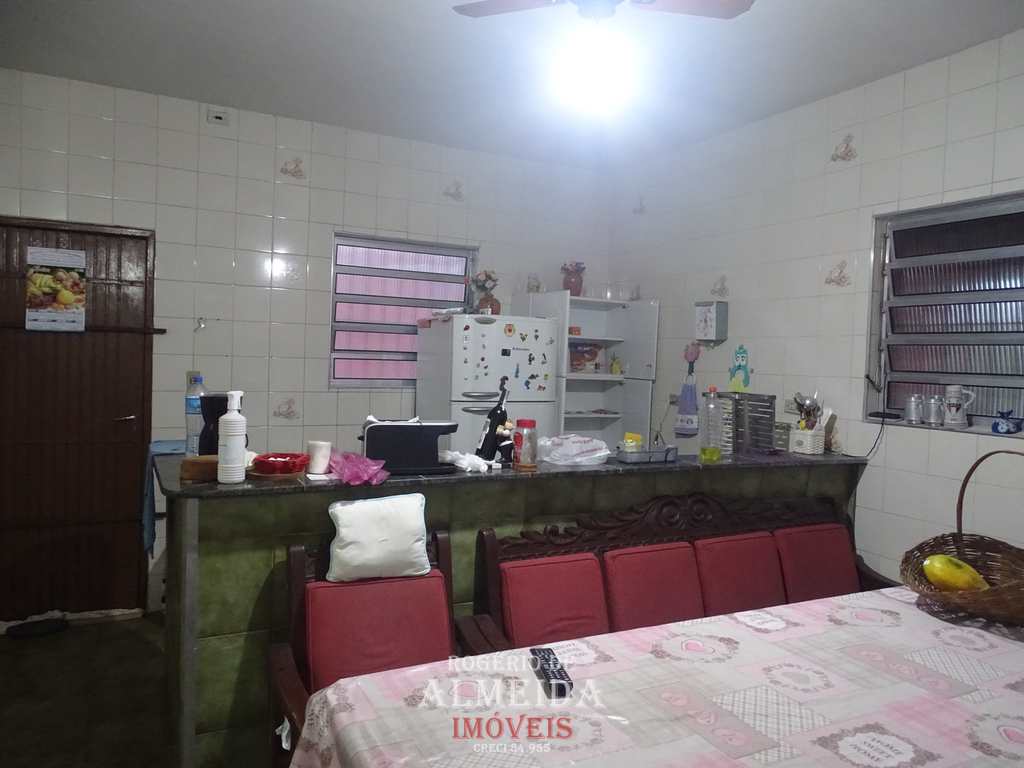 Casa em Itanhaém, no bairro Jardim das Palmeiras