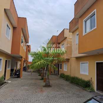 Casa de Condomínio em Itanhaém, bairro Jardim Palmeiras